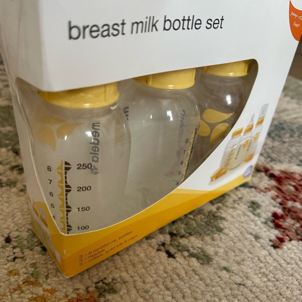 New Medela Breastmilk Bottle Set - 8 oz - 3 ct - Picture 6 of 8